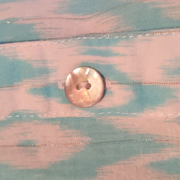 Chico's, size 2 adjustable long sleeve, belly tie, button down top - Picture 6 of 8